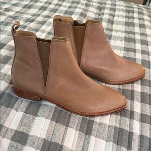 Nisolo Leather Chelsea Ankle Boots - Tan NWOT 11